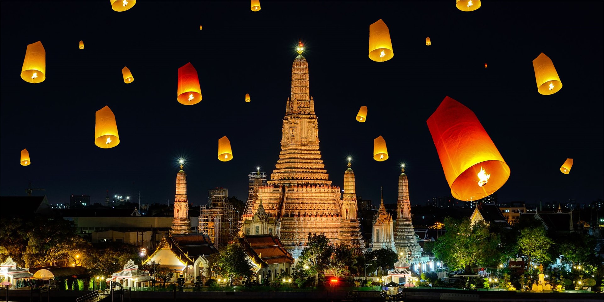 Buche Deine Reise zum Loi Krathong und Yi Peng Festival in Bangkok
